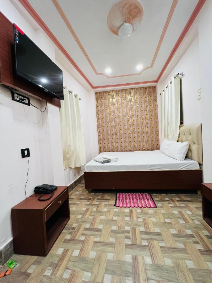 The Bella Guesthouse Bénarès Extérieur photo